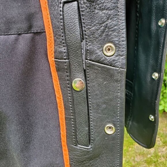 0742. NEW!!!! Genuine Leather Riding Vest in Black w/2 ~Concealed Carry Pockets - Picture 11 of 16